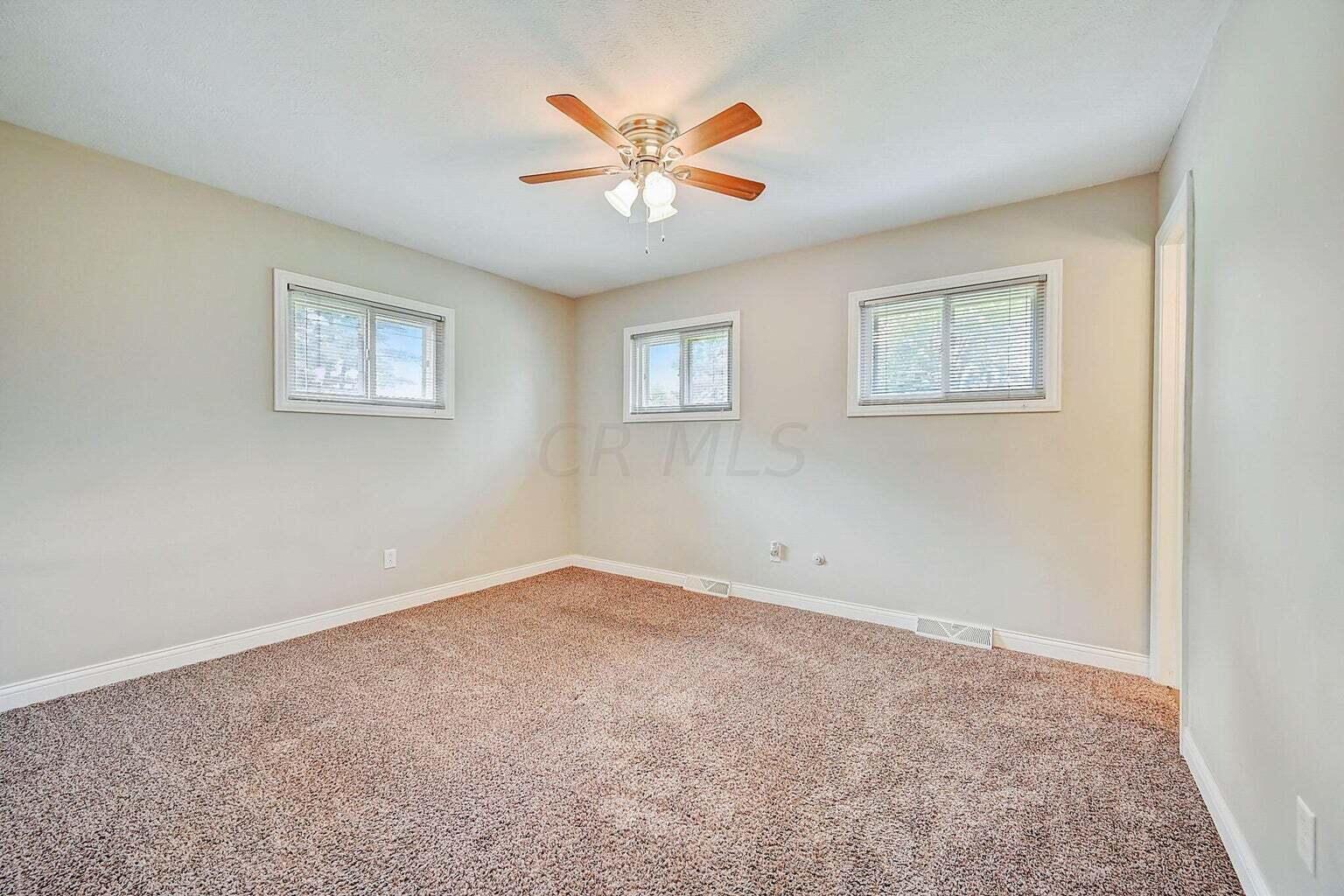 2523 McCutcheon Road Columbus, OH 43219 - Photo 25 of 43 3rd BR, 1st Level Ensuite