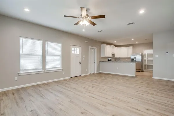 $2,500 | 133 Winners Circle, Unit 902, Weatherford, TX 76087
