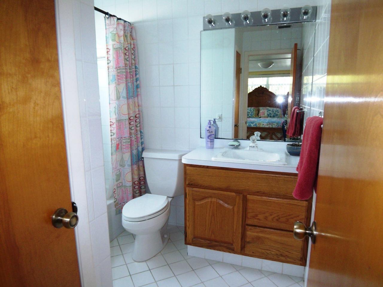 1221 Mockingbird Road Key Largo, FL 33037 - Photo 15 of 19 Above Flood enclosure