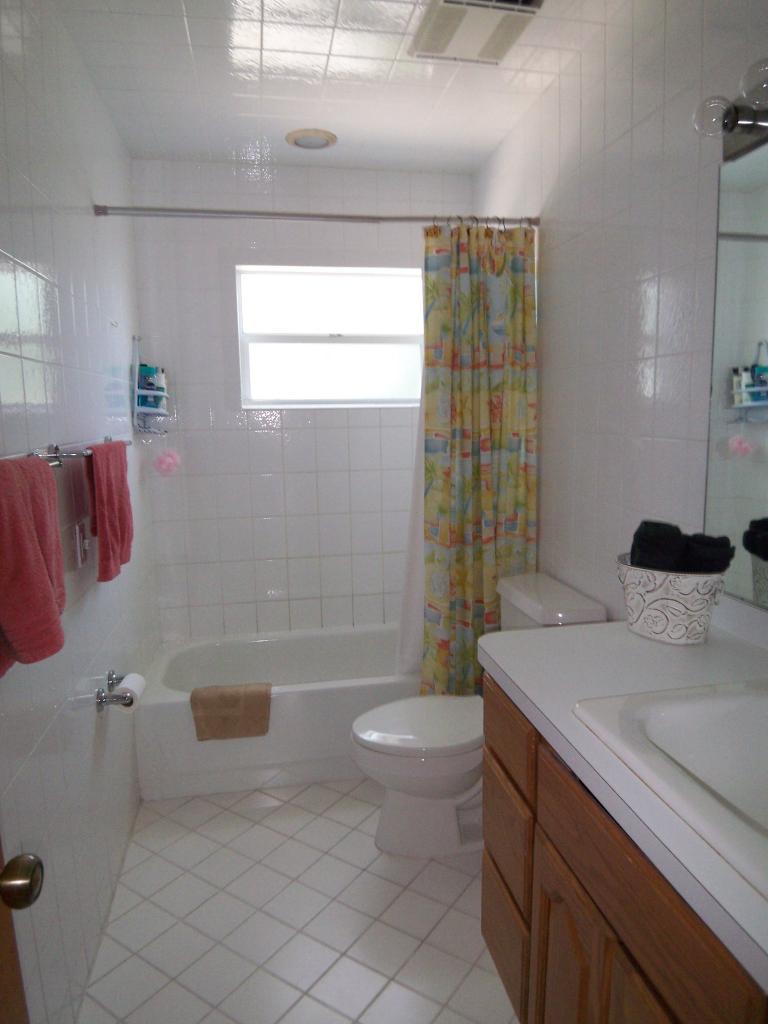 1221 Mockingbird Road Key Largo, FL 33037 - Photo 7 of 19 Guest Bath