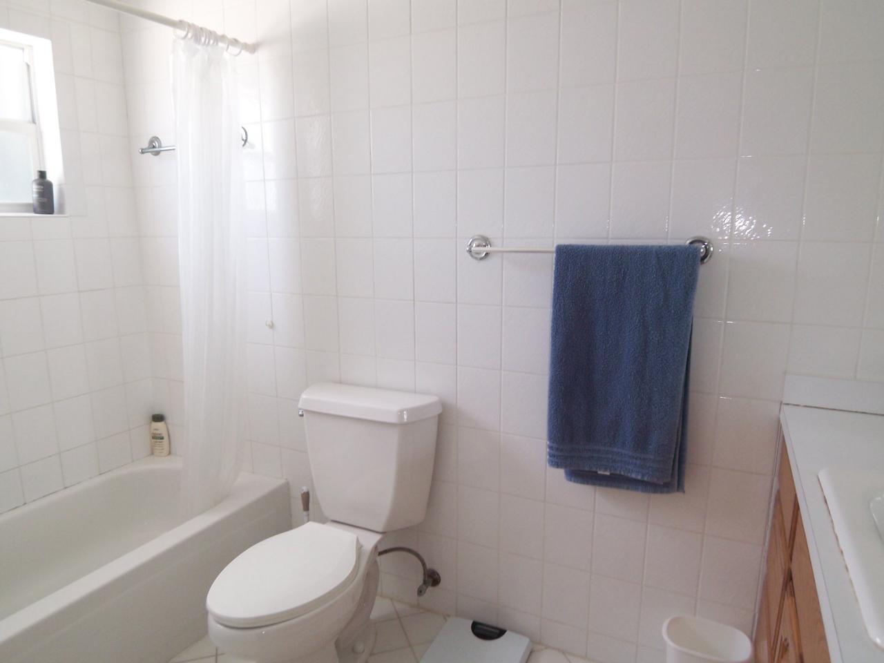 1221 Mockingbird Road Key Largo, FL 33037 - Photo 9 of 19 Master Bath
