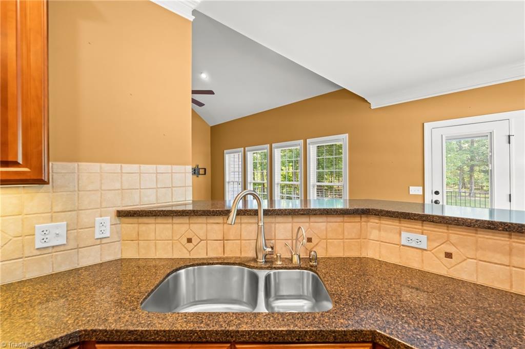 3321 Lower Lake Road Thomasville, NC 27360 - Photo 15 of 50