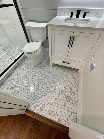 $5,550 | 611 South Eagleson Avenue, Bloomington, IN 47401