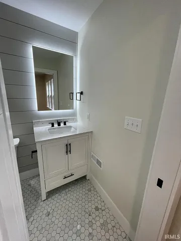 $5,550 | 611 South Eagleson Avenue, Bloomington, IN 47401