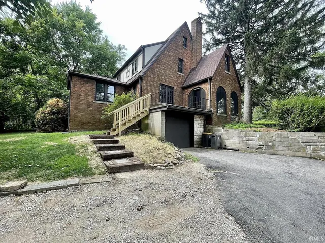 $5,550 | 611 South Eagleson Avenue, Bloomington, IN 47401