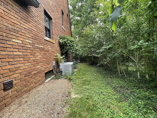 $5,550 | 611 South Eagleson Avenue, Bloomington, IN 47401