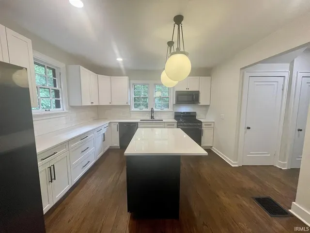 $5,550 | 611 South Eagleson Avenue, Bloomington, IN 47401