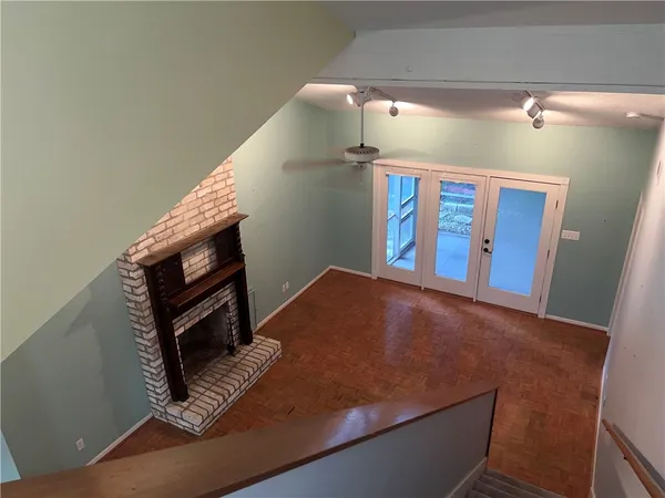 $305,000 | 321 East Main Street, Brenham, TX 77833