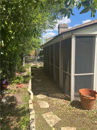 $305,000 | 321 East Main Street, Brenham, TX 77833