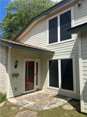 $305,000 | 321 East Main Street, Brenham, TX 77833