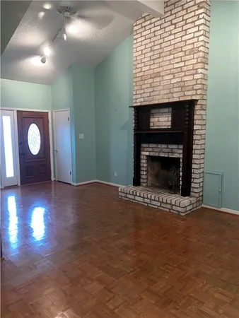 $305,000 | 321 East Main Street, Brenham, TX 77833