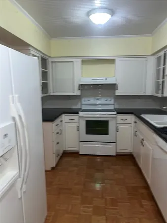 $305,000 | 321 East Main Street, Brenham, TX 77833