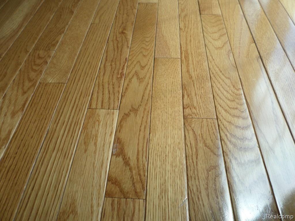 656 Bliss Drive Rochester, MI 48307 - Photo 6 of 40 kitchen hardwood floor 2.jpg