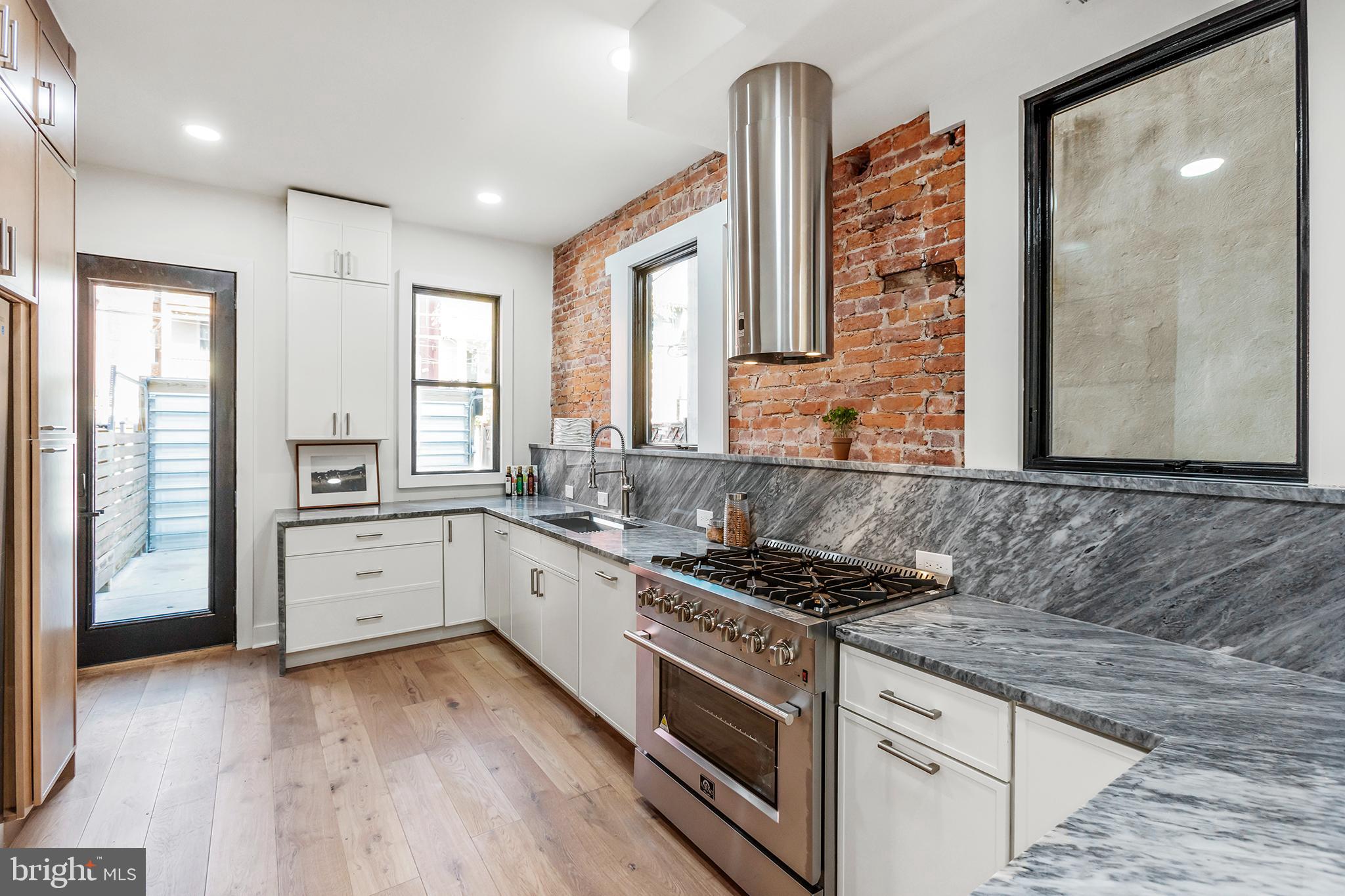 16 Quincy Place Northeast Washington, DC 20002 - Photo 8 of 33 Kitchen
