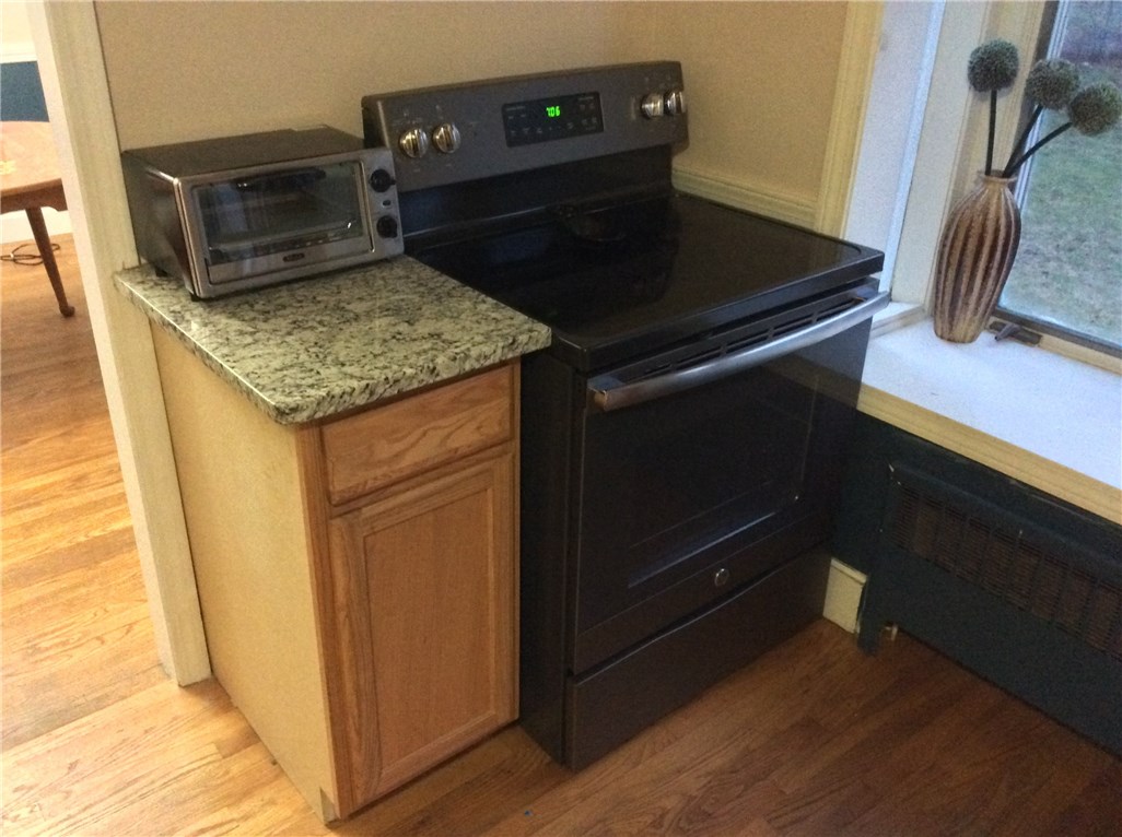 84 Merritt Road East Providence, RI 02915 - Photo 12 of 24