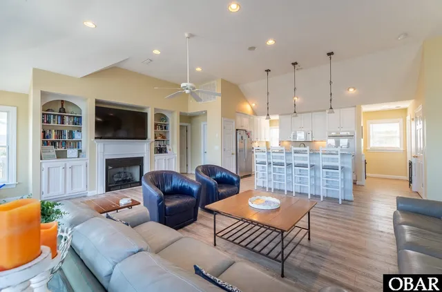 $1,649,000 | 152 Duck Road, Southern Shores, NC 27949