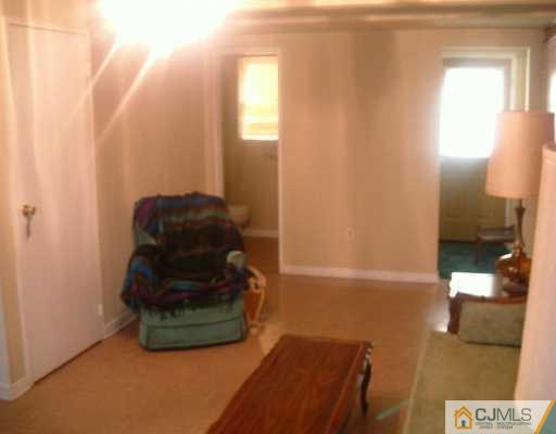 6 Valiant Road East Brunswick, NJ 08816 - Photo 3 of 8 Gallery Image 3