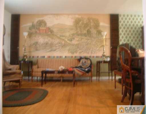 6 Valiant Road East Brunswick, NJ 08816 - Photo 4 of 8 Gallery Image 4