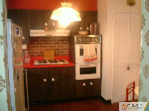 6 Valiant Road East Brunswick, NJ 08816 - Photo 7 of 8 Gallery Image 7