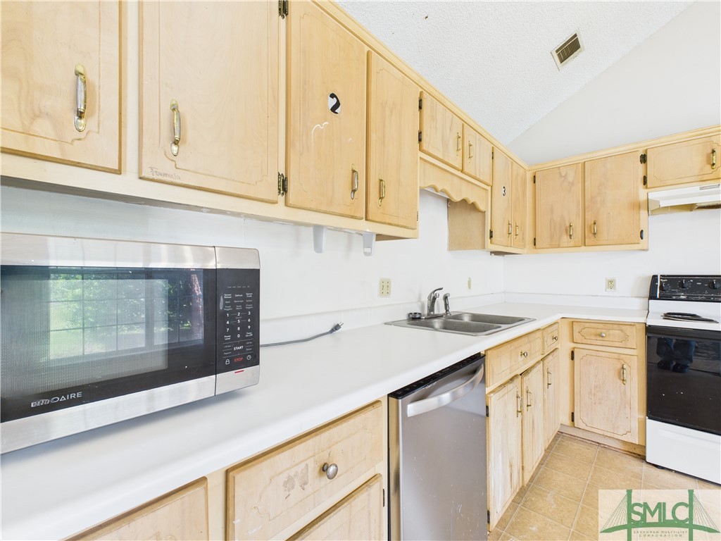 2709 Java Court Hinesville, GA 31313 - Photo 11 of 28