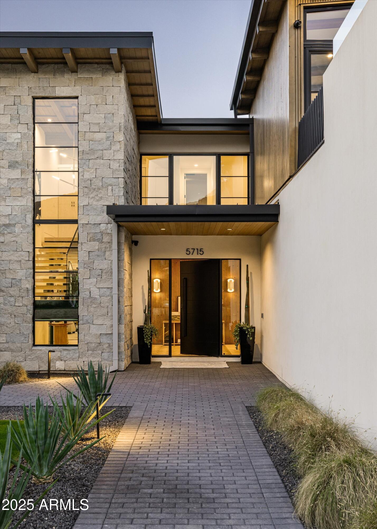 5715 East Monterosa Street Phoenix, AZ 85018 - Photo 2 of 113 003-5715 E Monterosa St Phoenix_03