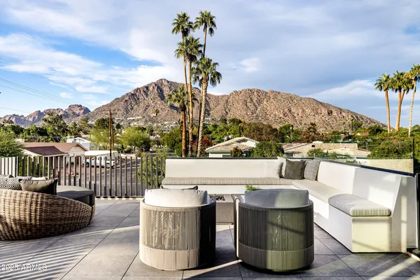 $9,955,000 | 5715 East Monterosa Street, Phoenix, AZ 85018