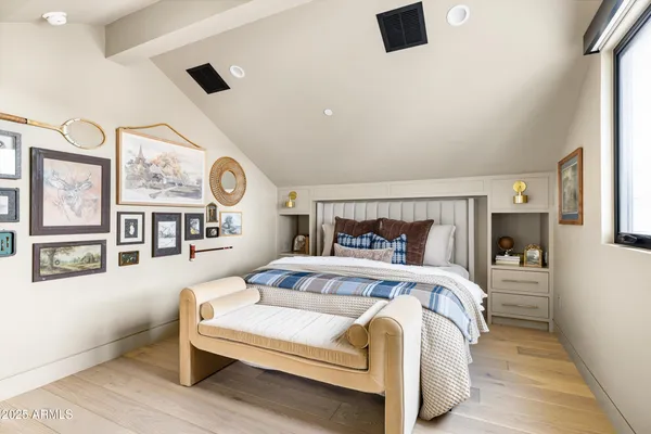 $9,955,000 | 5715 East Monterosa Street, Phoenix, AZ 85018