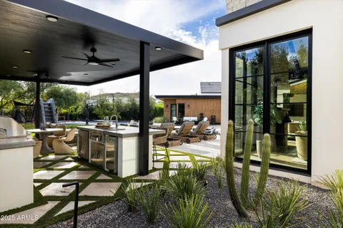 $9,995,000 | 5715 East Monterosa Street, Phoenix, AZ 85018