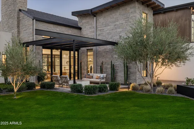 $9,995,000 | 5715 East Monterosa Street, Phoenix, AZ 85018