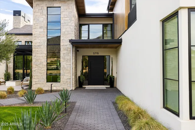 $9,995,000 | 5715 East Monterosa Street, Phoenix, AZ 85018