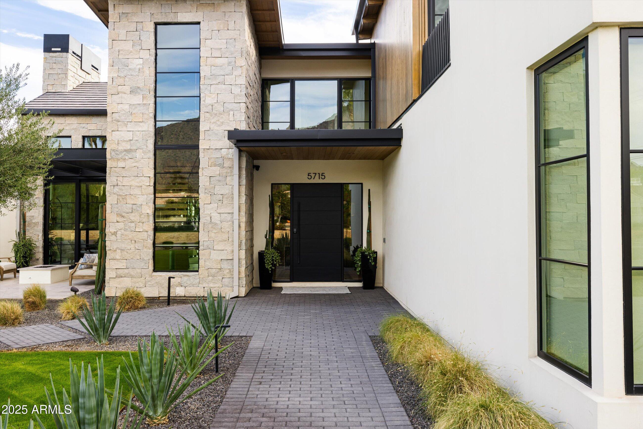 5715 East Monterosa Street Phoenix, AZ 85018 - Photo 67 of 113 009-5715 E Monterosa St Phoenix_09