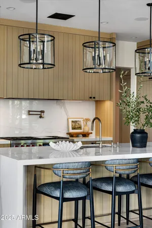 $9,955,000 | 5715 East Monterosa Street, Phoenix, AZ 85018