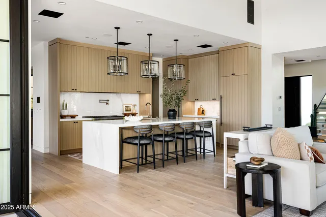 $9,995,000 | 5715 East Monterosa Street, Phoenix, AZ 85018