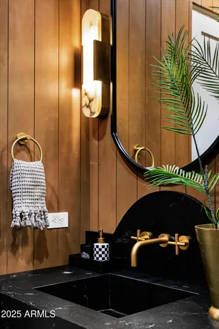 $9,995,000 | 5715 East Monterosa Street, Phoenix, AZ 85018