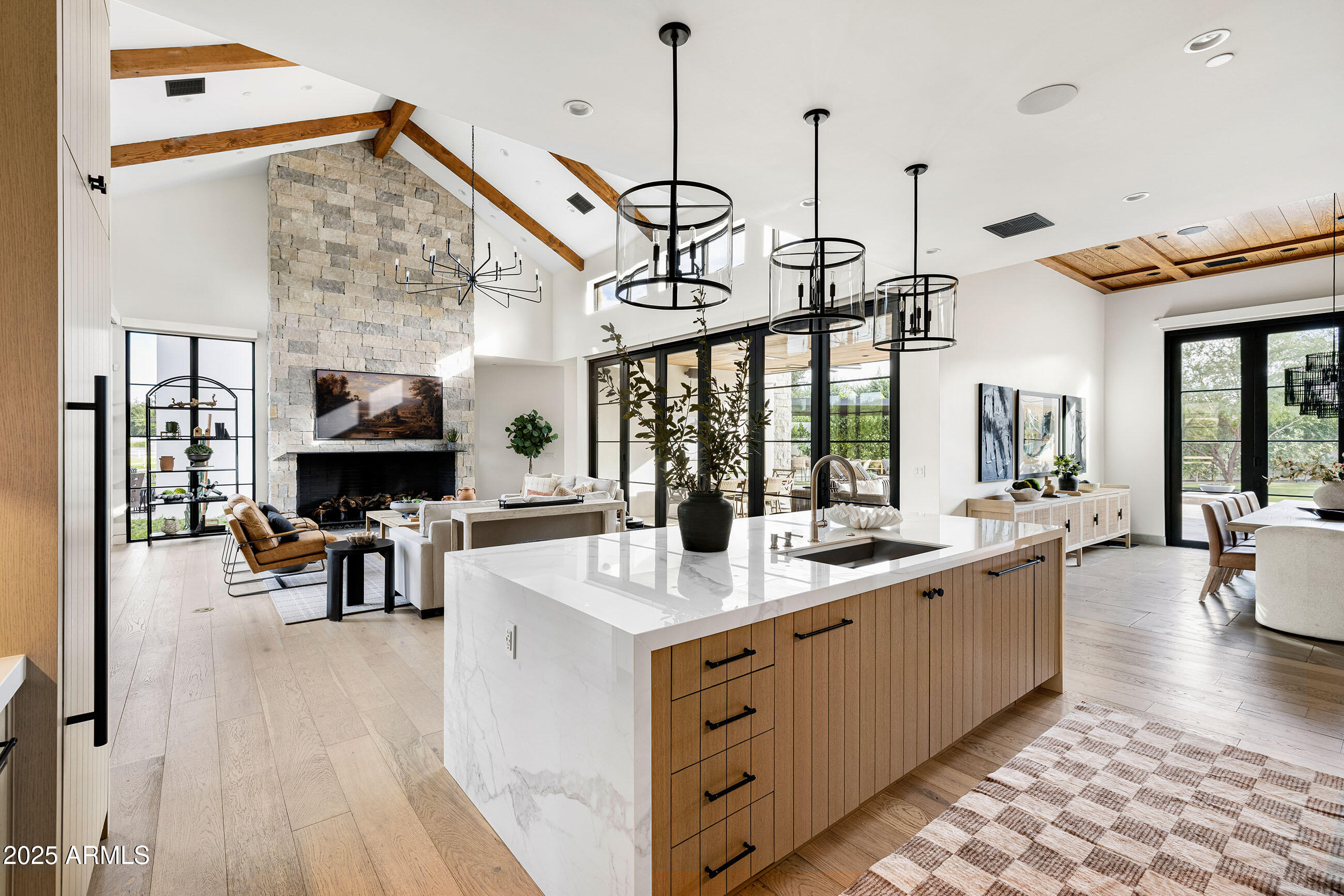 5715 East Monterosa Street Phoenix, AZ 85018 - Photo 10 of 113 019-5715 E Monterosa St Phoenix_19