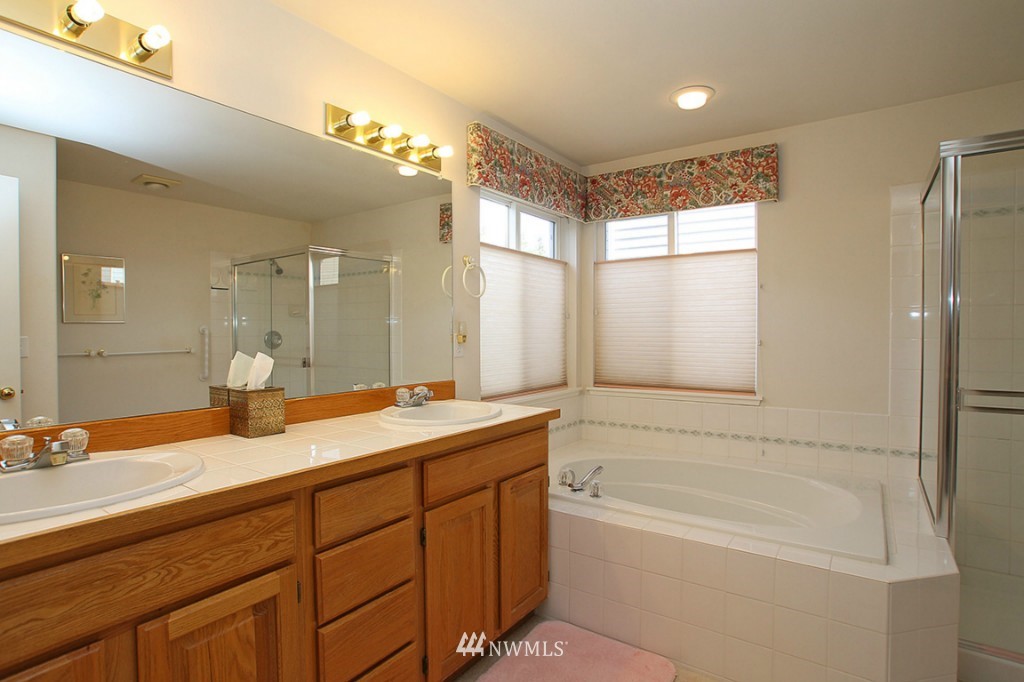 18555 173rd Way Southeast Renton, WA 98058 - Photo 11 of 15