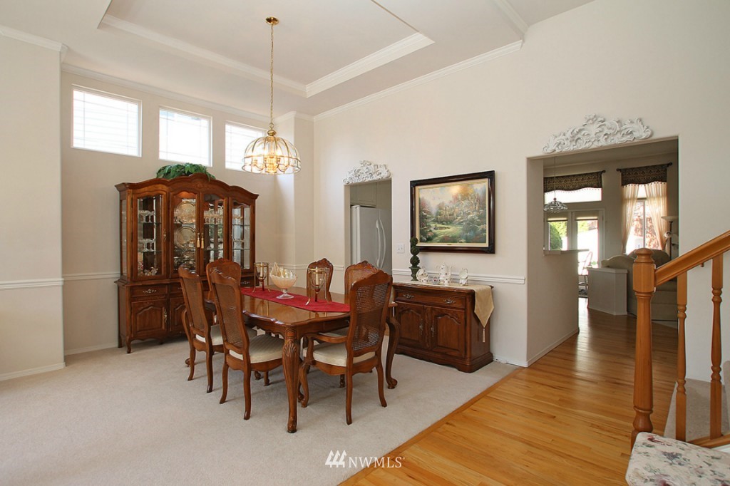 18555 173rd Way Southeast Renton, WA 98058 - Photo 5 of 15