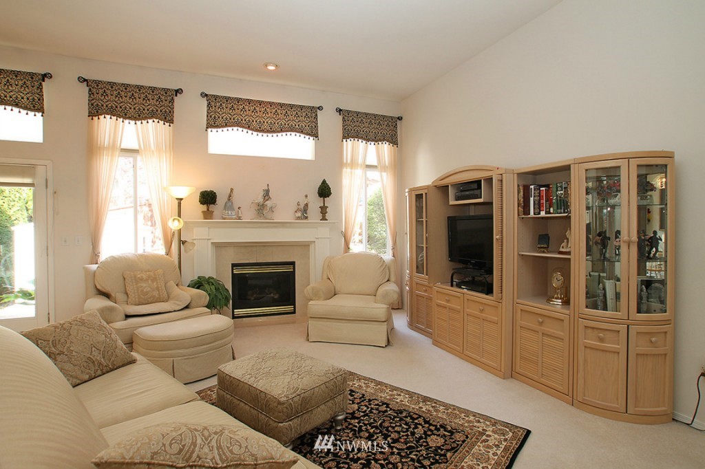 18555 173rd Way Southeast Renton, WA 98058 - Photo 9 of 15