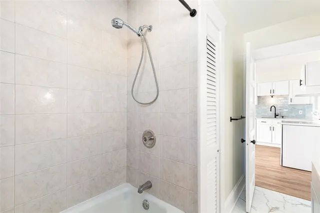 $2,000 | 2 Ann Street, Unit 2, North Providence, RI 02904