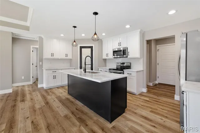 $325,000 | 1145 Bell Mountain Drive, Farmington, MO 63640