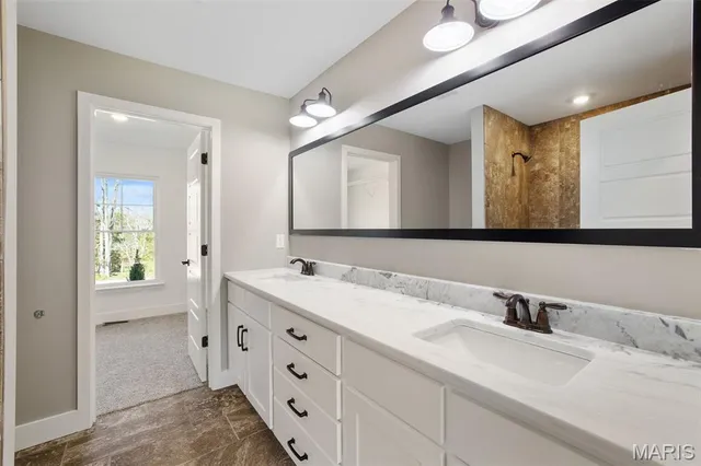 $325,000 | 1145 Bell Mountain Drive, Farmington, MO 63640