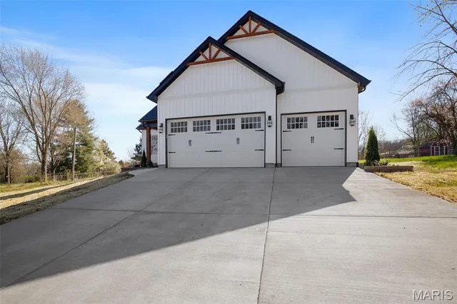 $325,000 | 1145 Bell Mountain Drive, Farmington, MO 63640