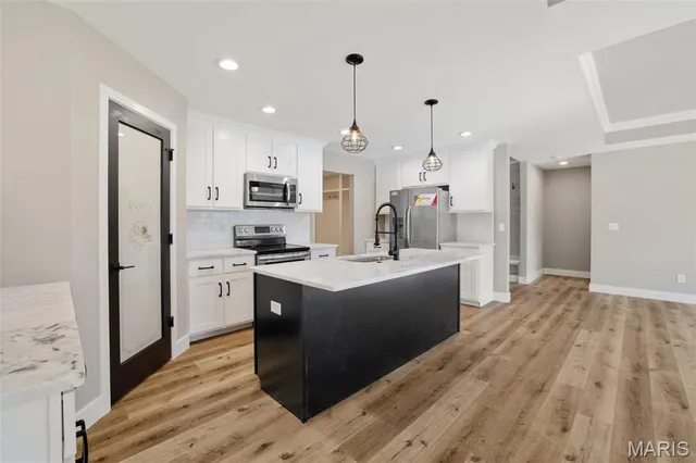 $325,000 | 1145 Bell Mountain Drive, Farmington, MO 63640