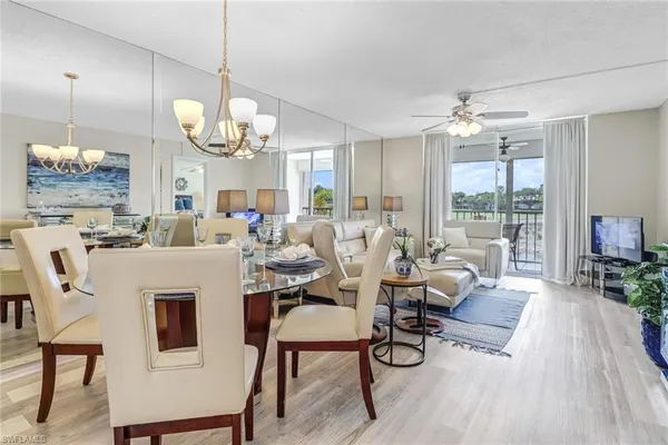 $1,998 | 190 Turtle Lake Court, Unit 6, Naples, FL 34105