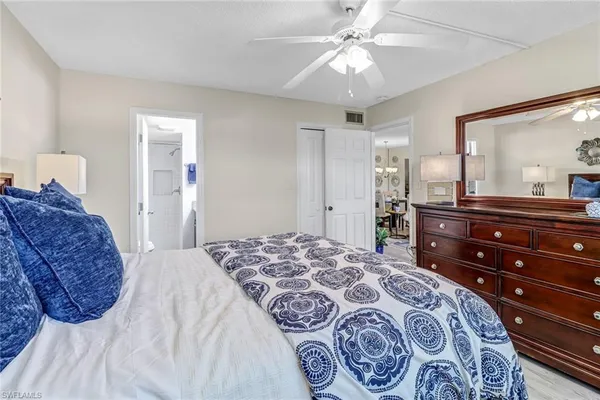 $1,998 | 190 Turtle Lake Court, Unit 6, Naples, FL 34105