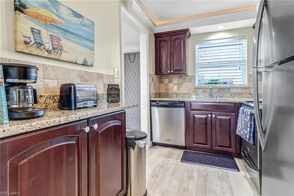 $1,998 | 190 Turtle Lake Court, Unit 6, Naples, FL 34105