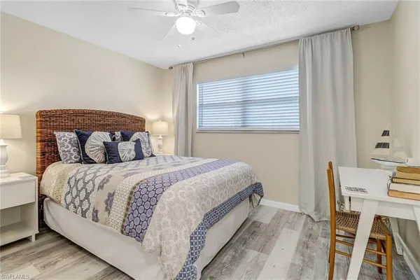 $1,998 | 190 Turtle Lake Court, Unit 6, Naples, FL 34105