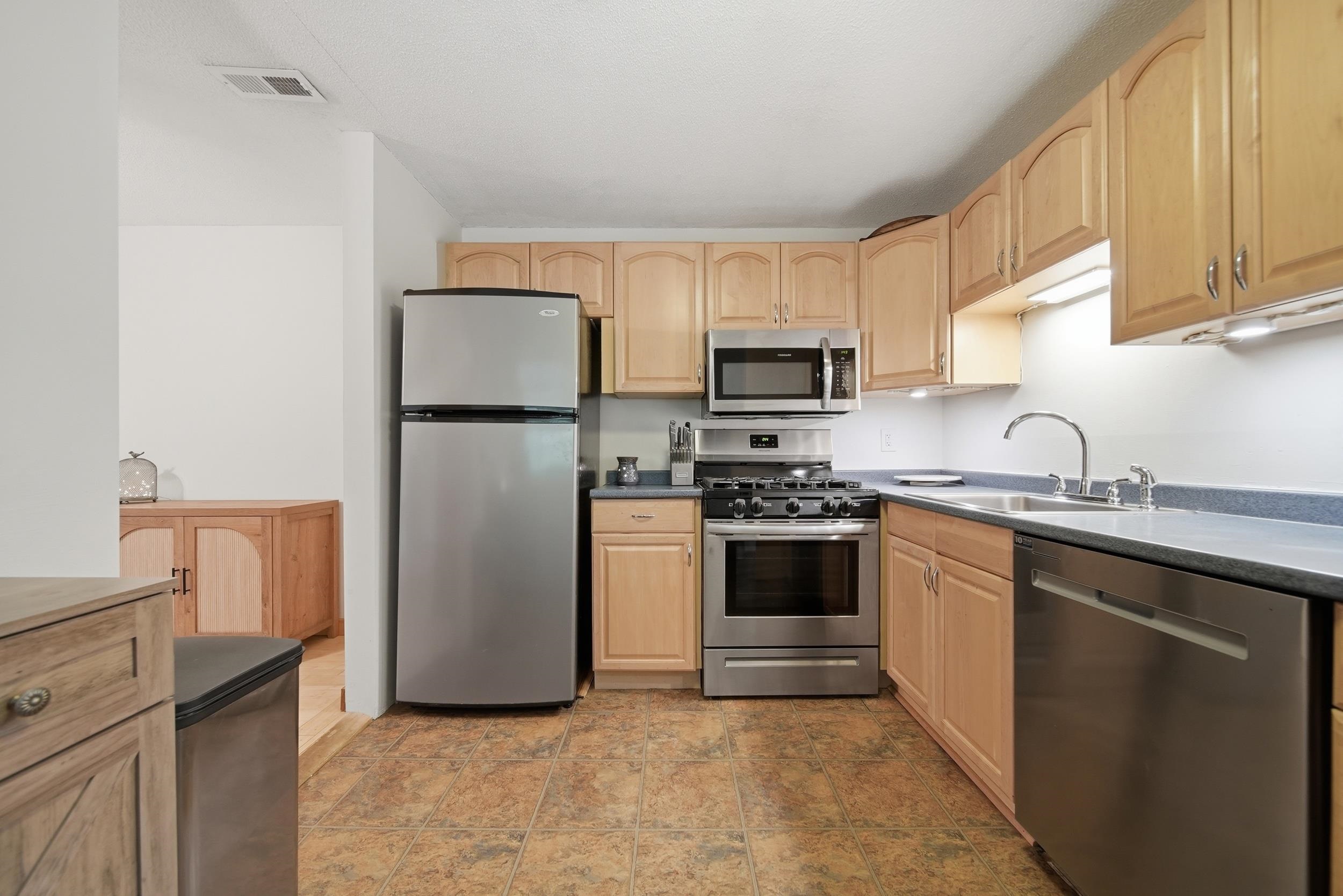 2 Brookside Drive, Unit 11 Exeter, NH 03833 - Photo 10 of 26