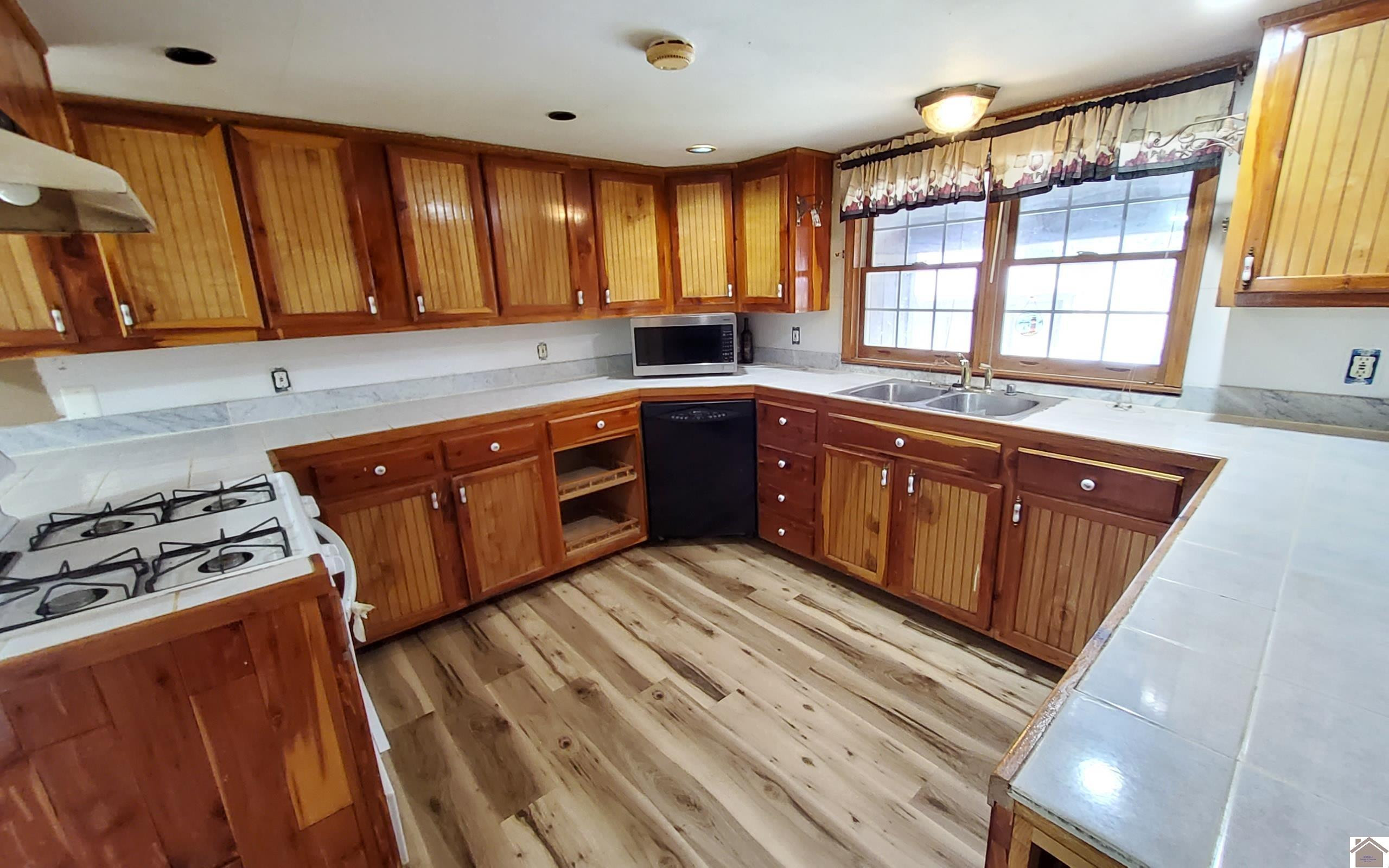 688 Ridge Road Gilbertsville, KY 42044 - Photo 13 of 25 Kitchen
