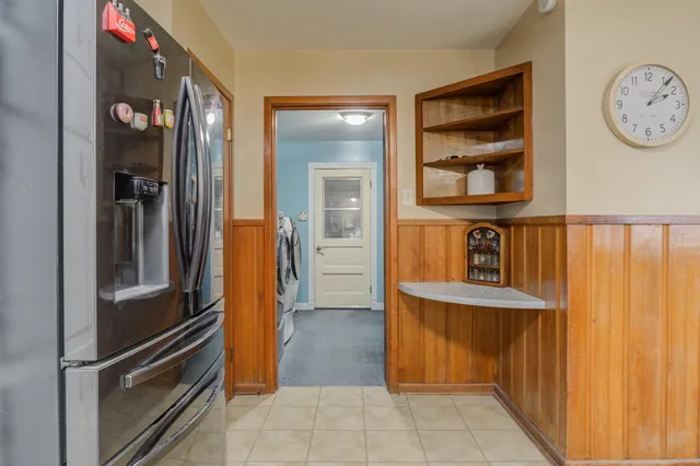 a view of walk in closet